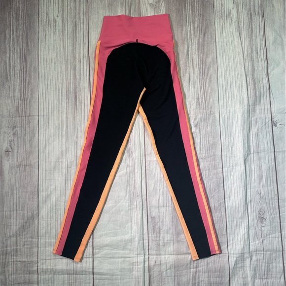Women’s Beach Riot Sport Activewear Colorblock Ribbed Legging Black + Cantaloupe - Picture 3 of 4